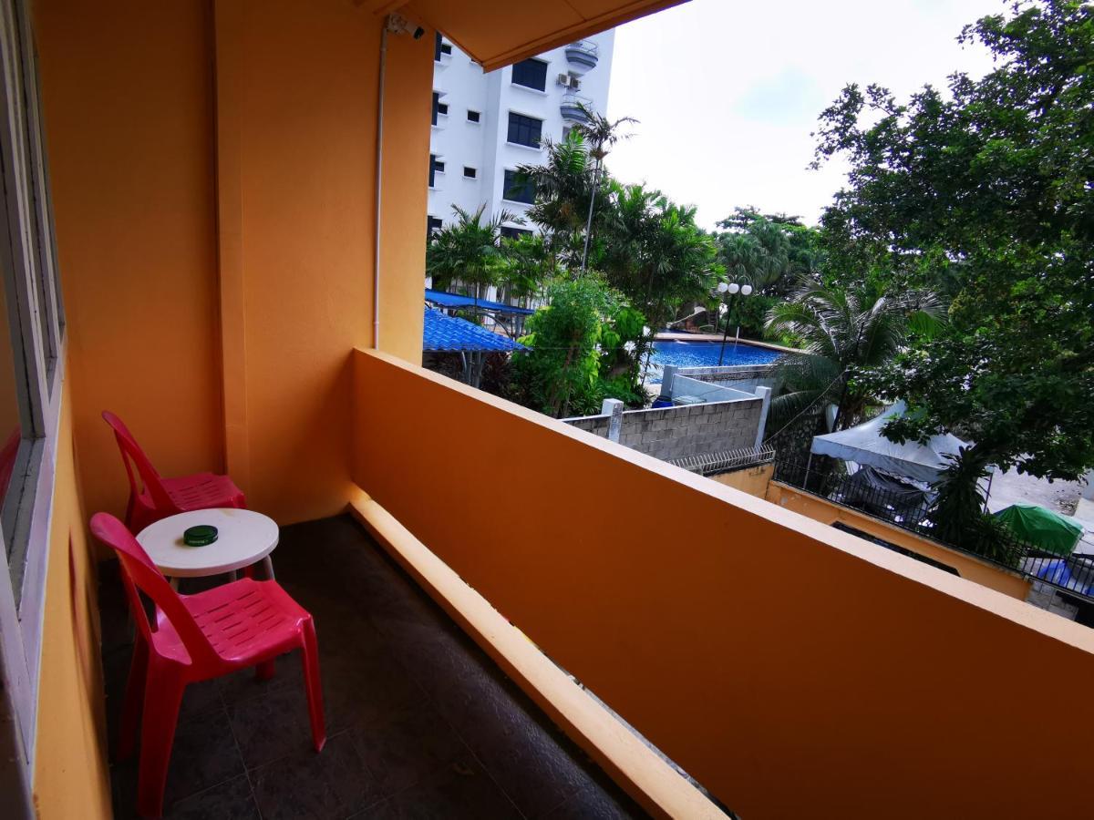 Lpm Room Tanjung Bungah  Eksteriør bilde