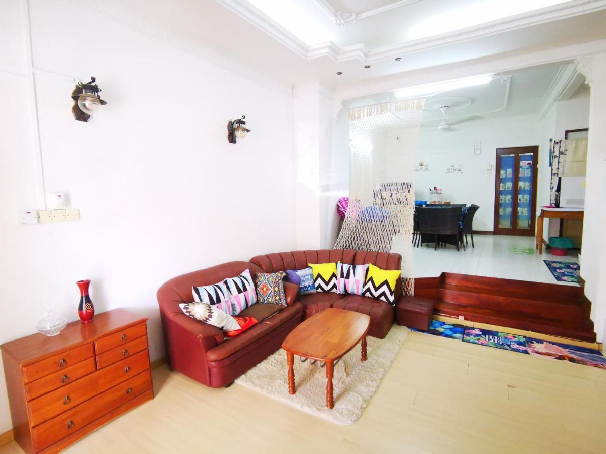 Lpm Room Tanjung Bungah  Eksteriør bilde